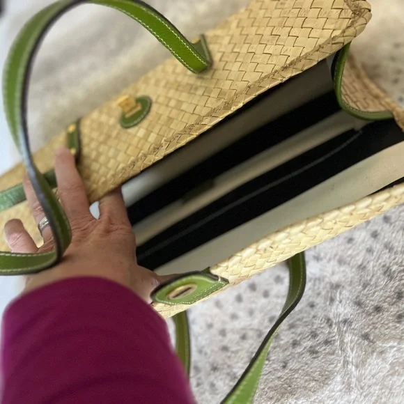 Kate Spade Wicker Wine/Barrel Purse with Green Trim - Picture 5 of 7